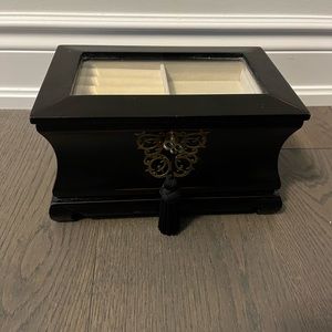 Bombay jewellery box Excellent condition